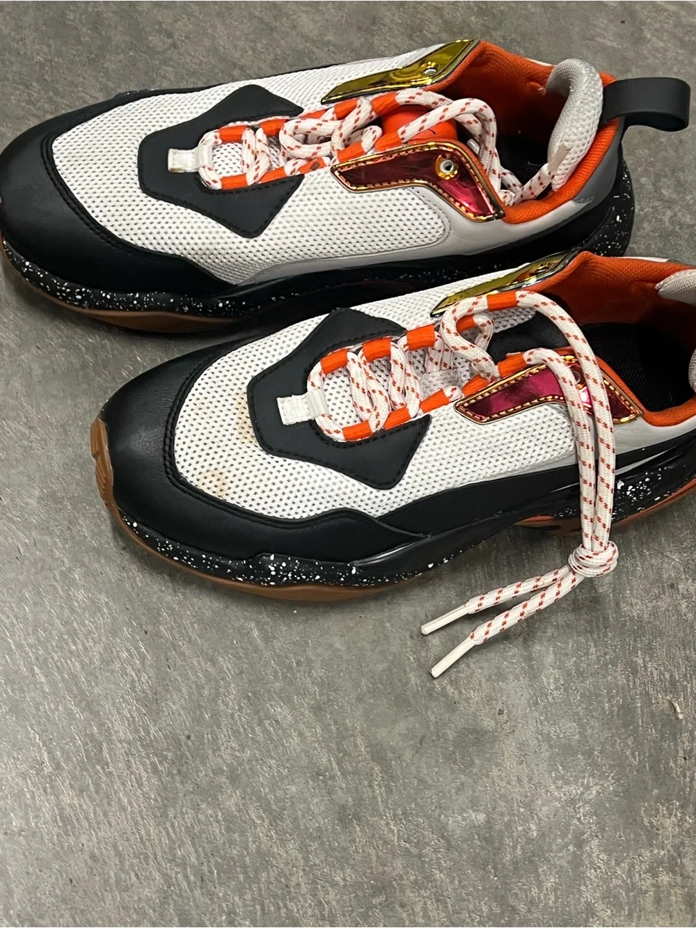 Puma Thunder Electric Jr. Sneakers White, Black, Mandarine Red Sz 5.5C excellent
